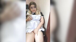 Maid masturbating