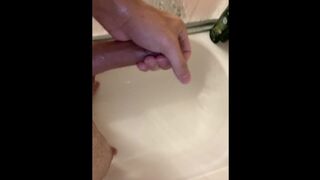 Had to keep stroking with this huge cumshot????‍????