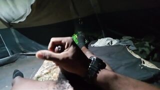 Buck jacking in the tent