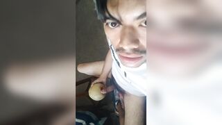 HOMBRE JOVEN SE COGE UN MELÓN ESTRECHO CON SU VERGA DE 18CM ????????