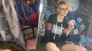 ♡ | Bunni sucks on glass dildo | ♡