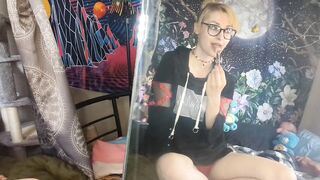 ♡ | Bunni sucks on glass dildo | ♡