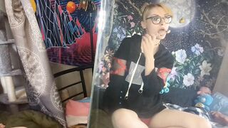 ♡ | Bunni sucks on glass dildo | ♡