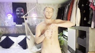 Twink Get Surprise From Hung Boyfriend