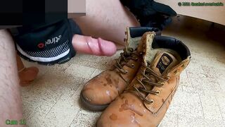 14 Cumshots on Docker Boots (slowmotion)