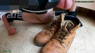 14 Cumshots on Docker Boots (slowmotion)