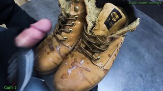 14 Cumshots on Docker Boots (slowmotion)