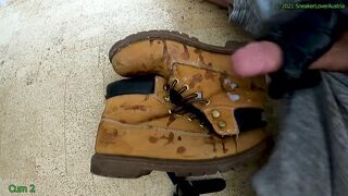 14 Cumshots on Docker Boots (slowmotion)