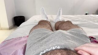 Hairy & muscular hunk bulge play