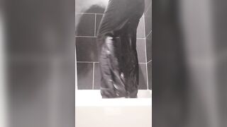 Ftm guy wetting his black jeans