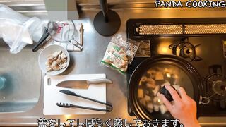 A man wearing pants makes stir-fried lotus root and pork