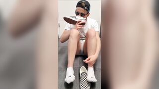 Cute 18 Twink licks his smelly feet