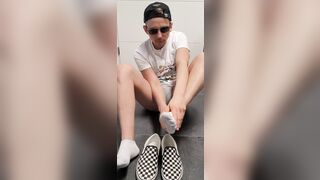 Cute 18 Twink licks his smelly feet