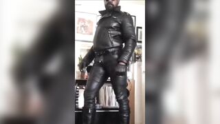 Sexy Leather Black Mature Muscle Scenes