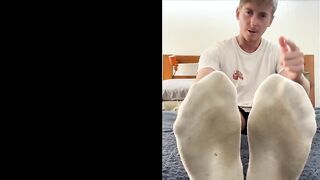 Aussie guy gives you Jerk Off Instructions with his stinky socks and juicy soles