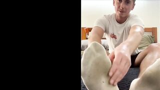 Aussie guy gives you Jerk Off Instructions with his stinky socks and juicy soles