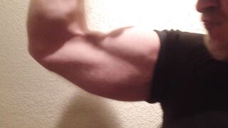 Bicep Flex Up Close