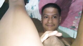 Showering at my own cum (Na ligo sa sarileng tamod).