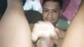 Showering at my own cum (Na ligo sa sarileng tamod).