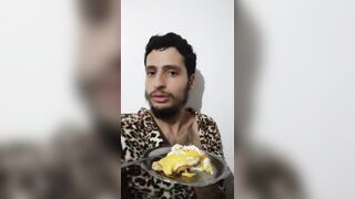 I eat eggs seated my own cum