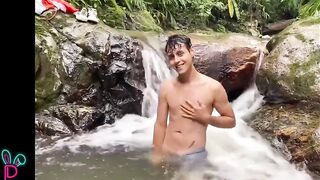 Excursion through the forest and then to masturbate