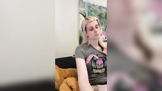 Trans hottie finger fucks herself to porn