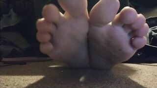 Comfy tgirl feet