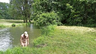 Public pee in the park