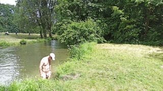 Public pee in the park