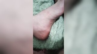 Trans guy pissing on his feet then rubbing one out