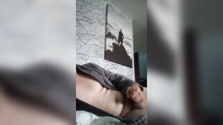 I jerk off my tired cock